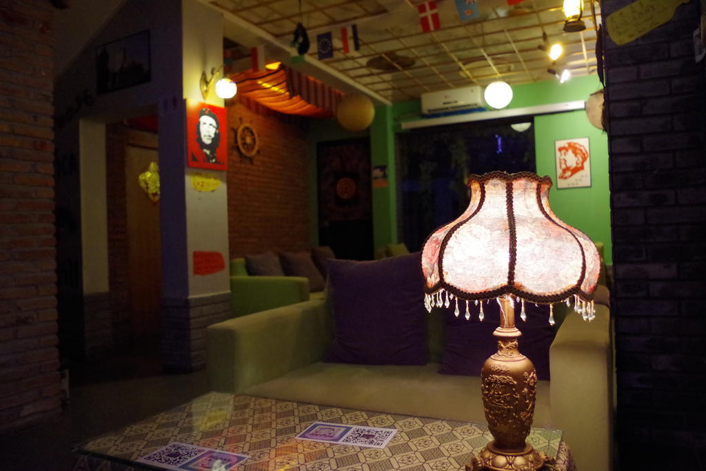 Yangshuo Travellers Land Youth Hostel Exterior photo