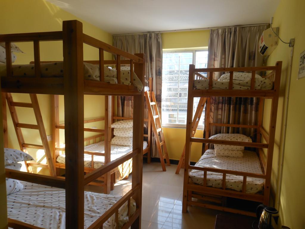 Yangshuo Travellers Land Youth Hostel Exterior photo