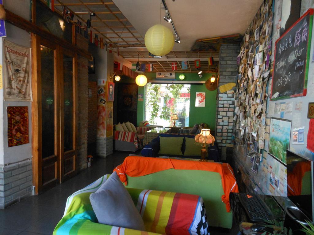 Yangshuo Travellers Land Youth Hostel Exterior photo