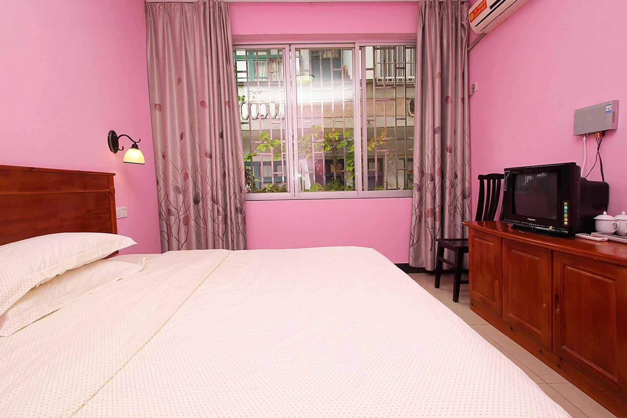 Yangshuo Travellers Land Youth Hostel Exterior photo